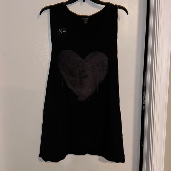 Deconstructed black tee with heart torrid size 4 - Picture 2 of 5
